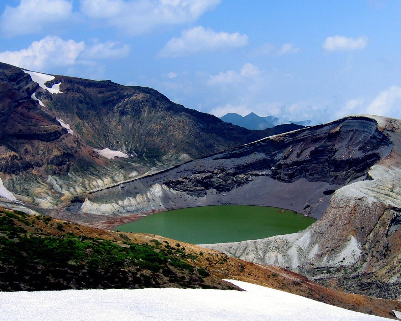 Lac de cratère Okama du Zao